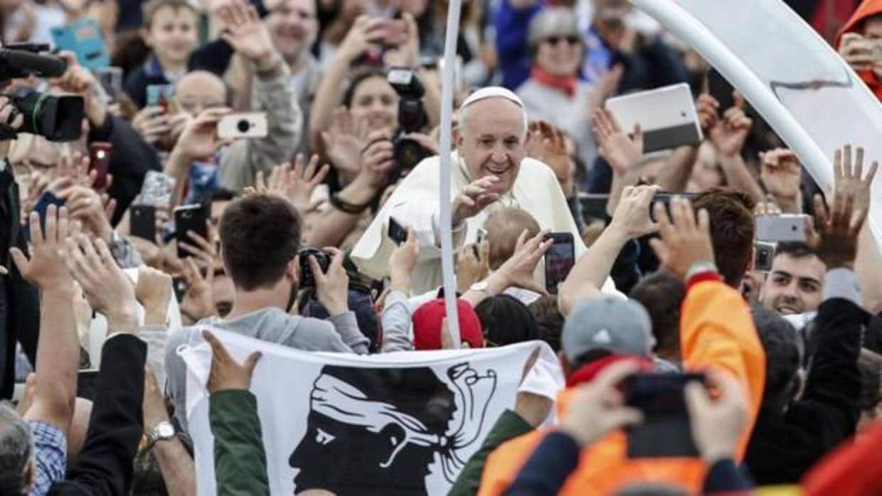 El Papa este sábado en Tor Vergata junto a más de 100.000 fieles del Camino Neocatecumenal llegados de todo el mundo