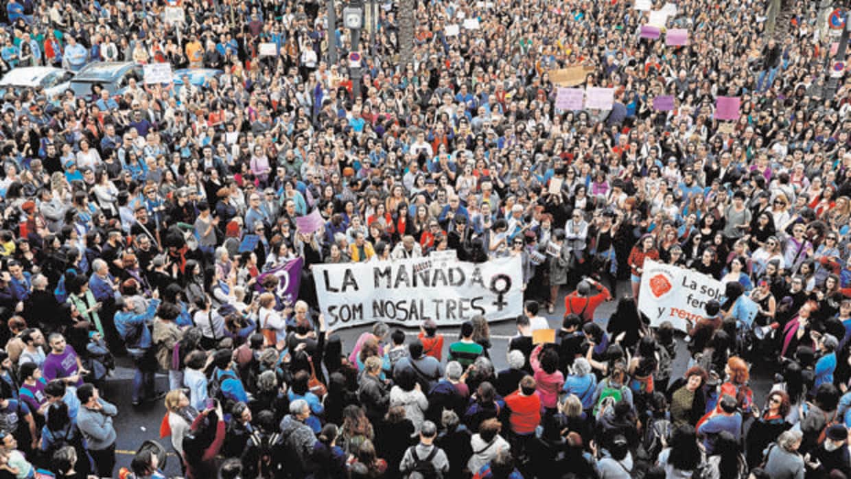 Cientos de personas se manifiestan en Valencia el día del fallo judicial