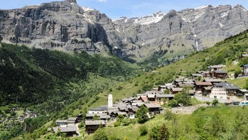 43.000 euros por mudarse a un pueblo suizo «de postal» y otras medidas contra el éxodo rural