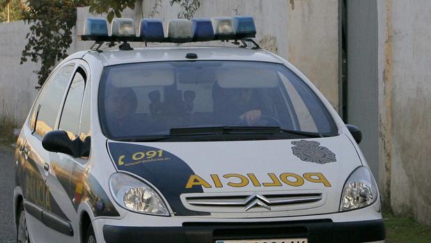 Un hombre asesina a su mujer y se tira por la ventana en La Felguera