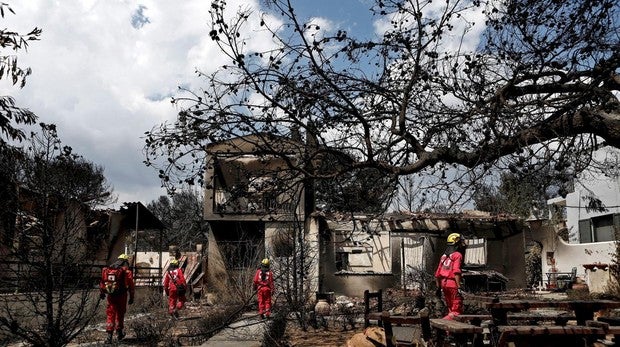 Españoles en la tragedia de Grecia: «Lo hemos vivido a través de las noticias»