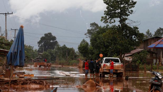 Un superviviente de las inundaciones de Laos: «Había muchos cuerpos flotando»