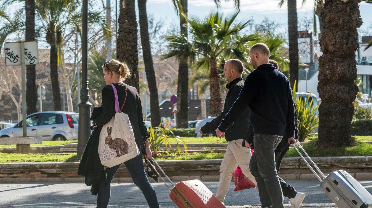 Imagen de archivo de turistas en Palma de Mallorca