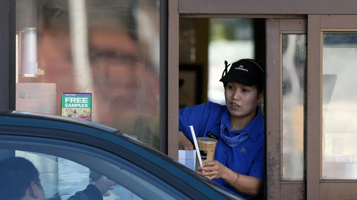 McDonald&#039;s sirve a una mujer embarazada un producto de limpieza en vez de un café