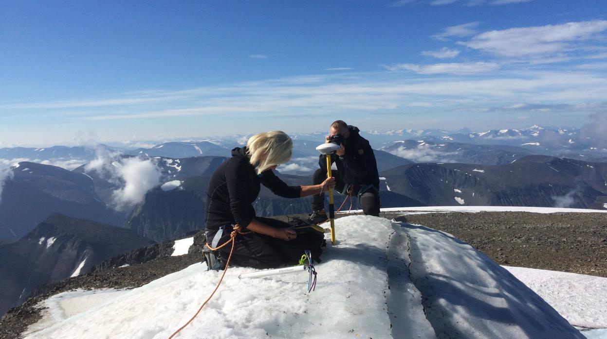 La científica Gunhild Ninis Rosqvistn en la cumbre Kebnekaise