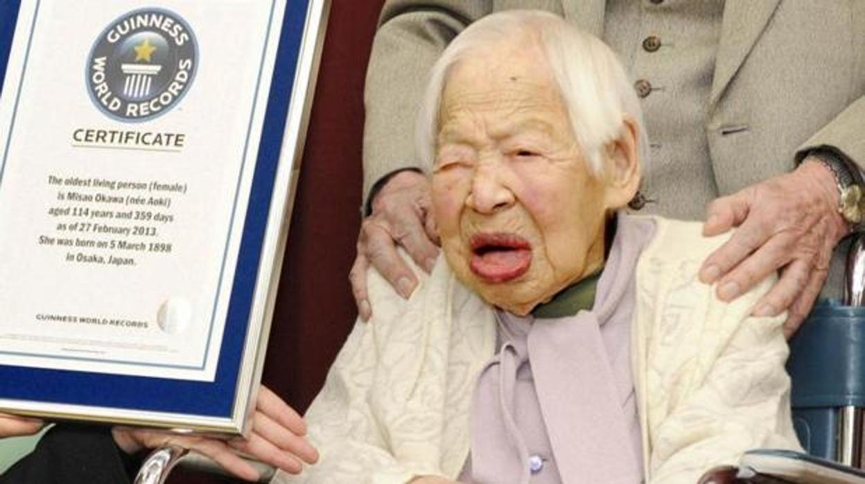 La japonesa Misao Okawa recibió en 2013, a los 114 años, el reconocimiento como la mujer más longeva del mundo