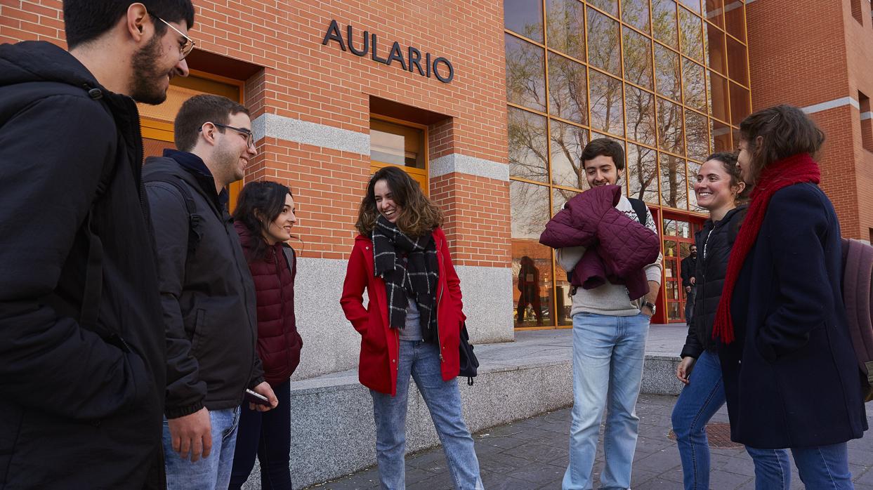 Alumnos universitarios de la Rey Juan Carlos en Madrid