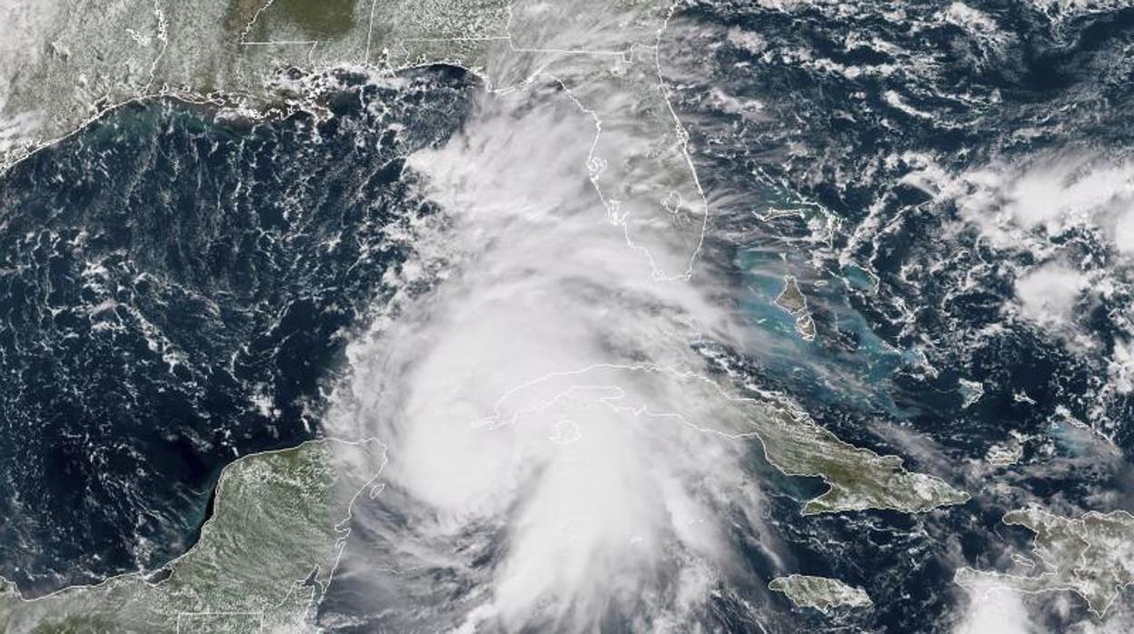 Imagen satelital del huracán Michael