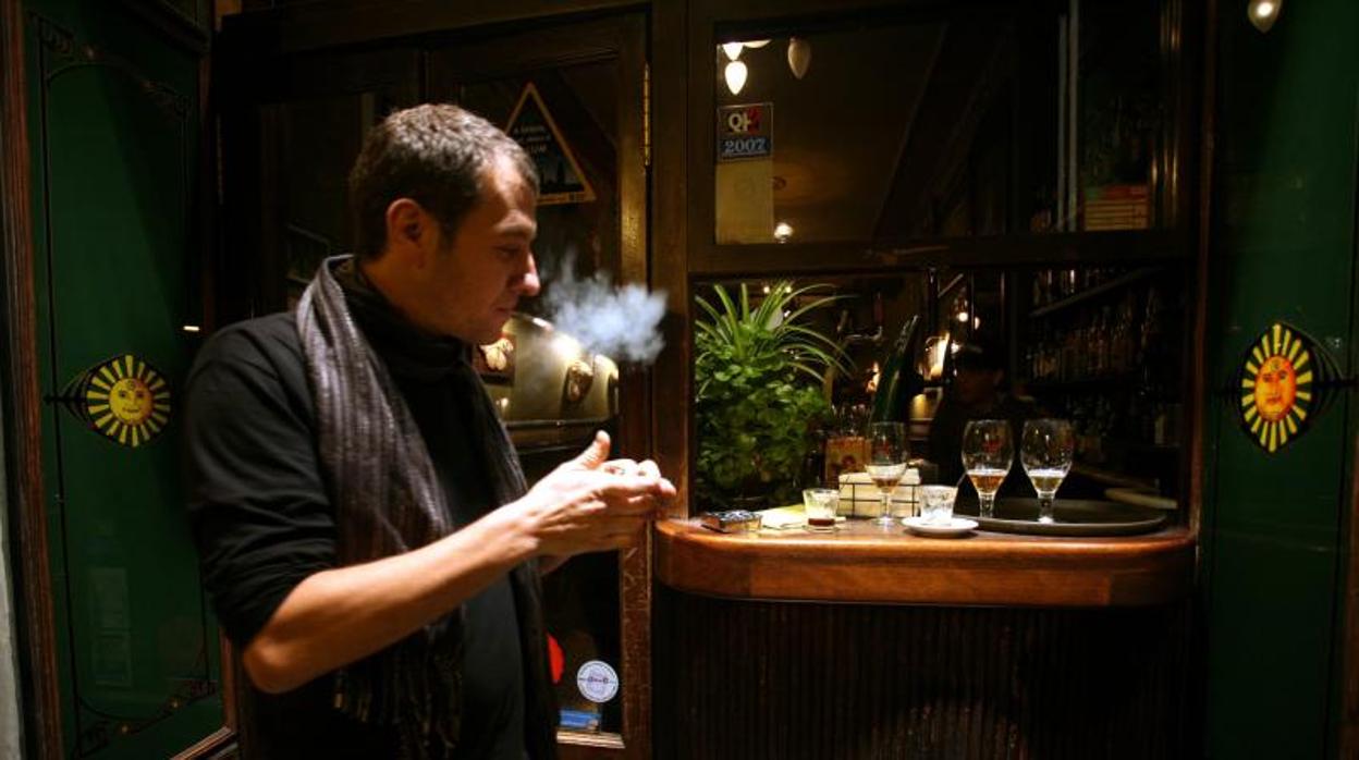 Los austriacos quieren seguir fumando en bares y restaurantes