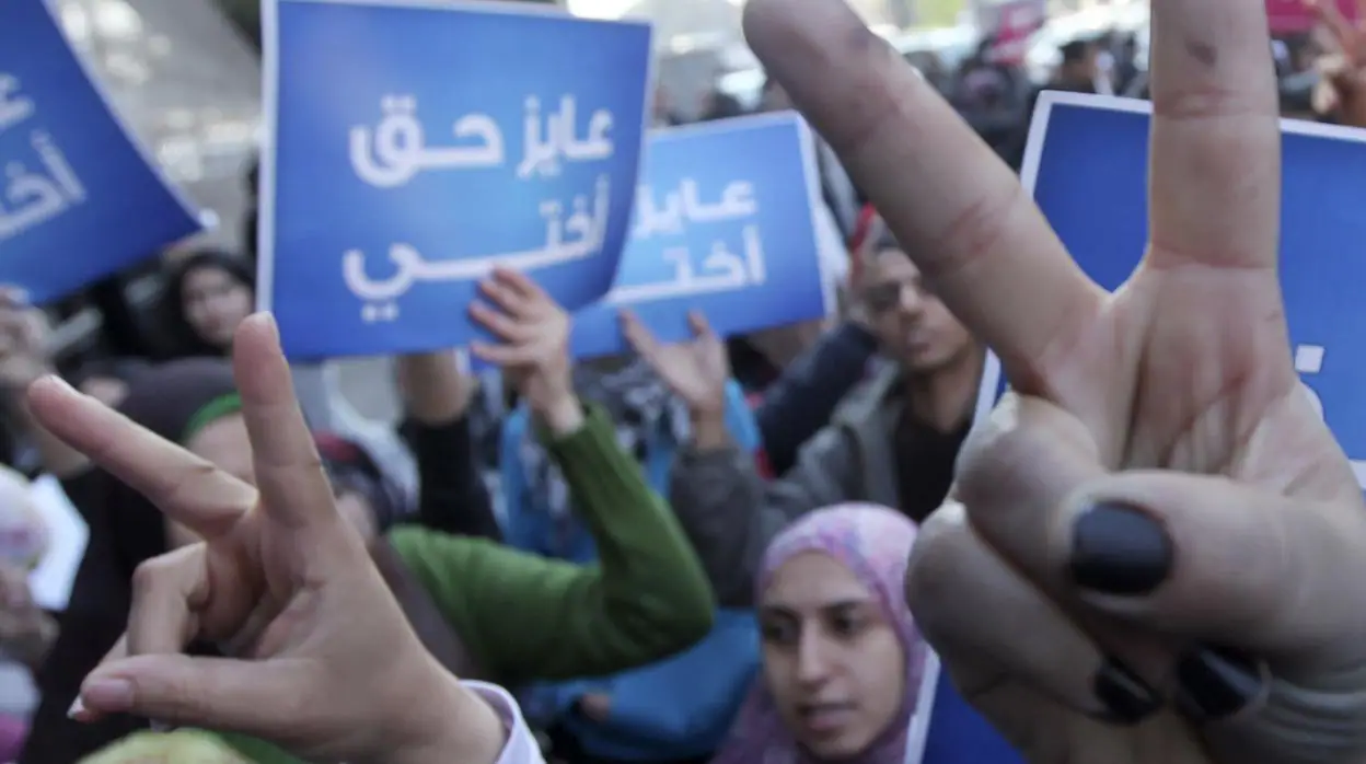 Protestas en El Cairo contra los test de virginidad para las mujeres egipcias