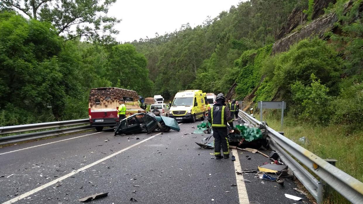 En este choque entre un turismo y un camión en Asturias, el pasado mes de septiembre, se produjeron tres muertes