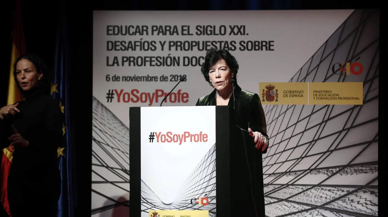 La ministra de Educación, Isabel Celaá, durante su intervención en el foro «Educar para el siglo XXI»