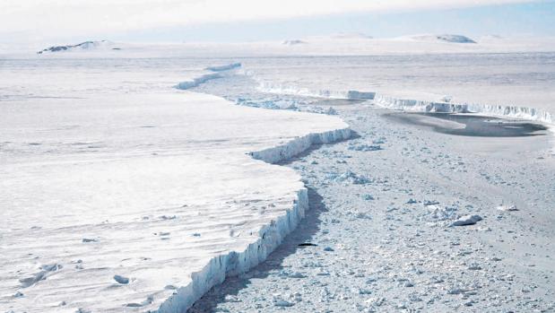 Un nuevo iceberg masivo, tres veces Manhattan, se desprende de un glaciar antártico