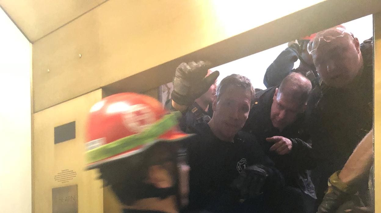Momentos del rescate en el edificio de Chicago