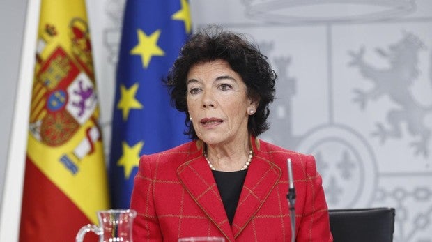 Celaá da poder a Cataluña para desterrar definitivamente el castellano de las aulas