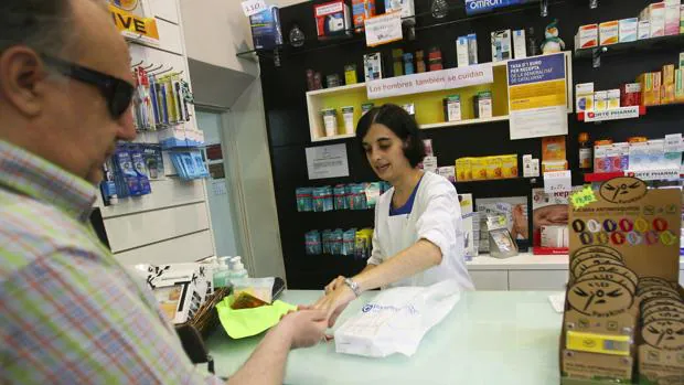 Sanidad ordena la bajada de precio de más de 15.500 presentaciones de medicamentos