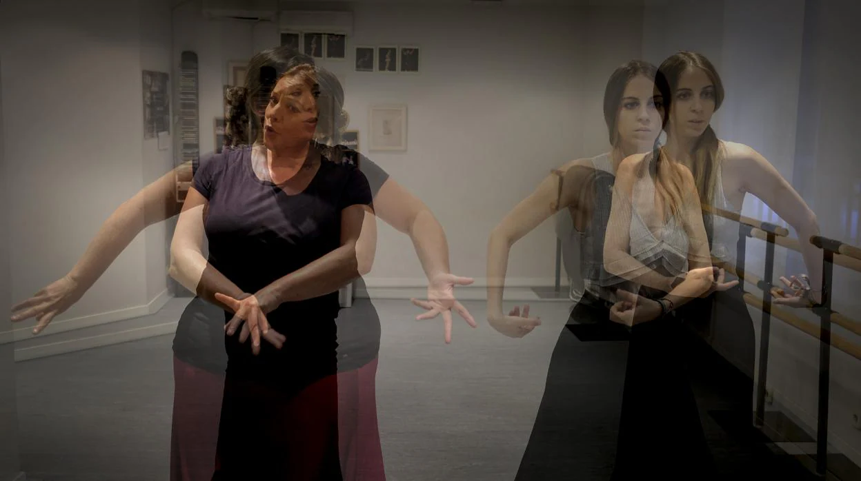 Clase de flamenco en el estudio de María Mata