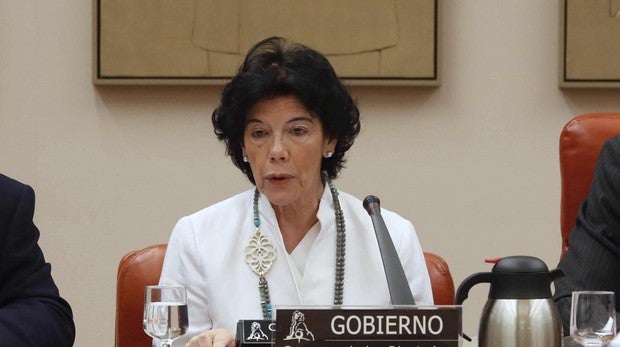 La ministra Celaá reconoce que su reforma educativa no deroga la Lomce, sino que solo la reforma