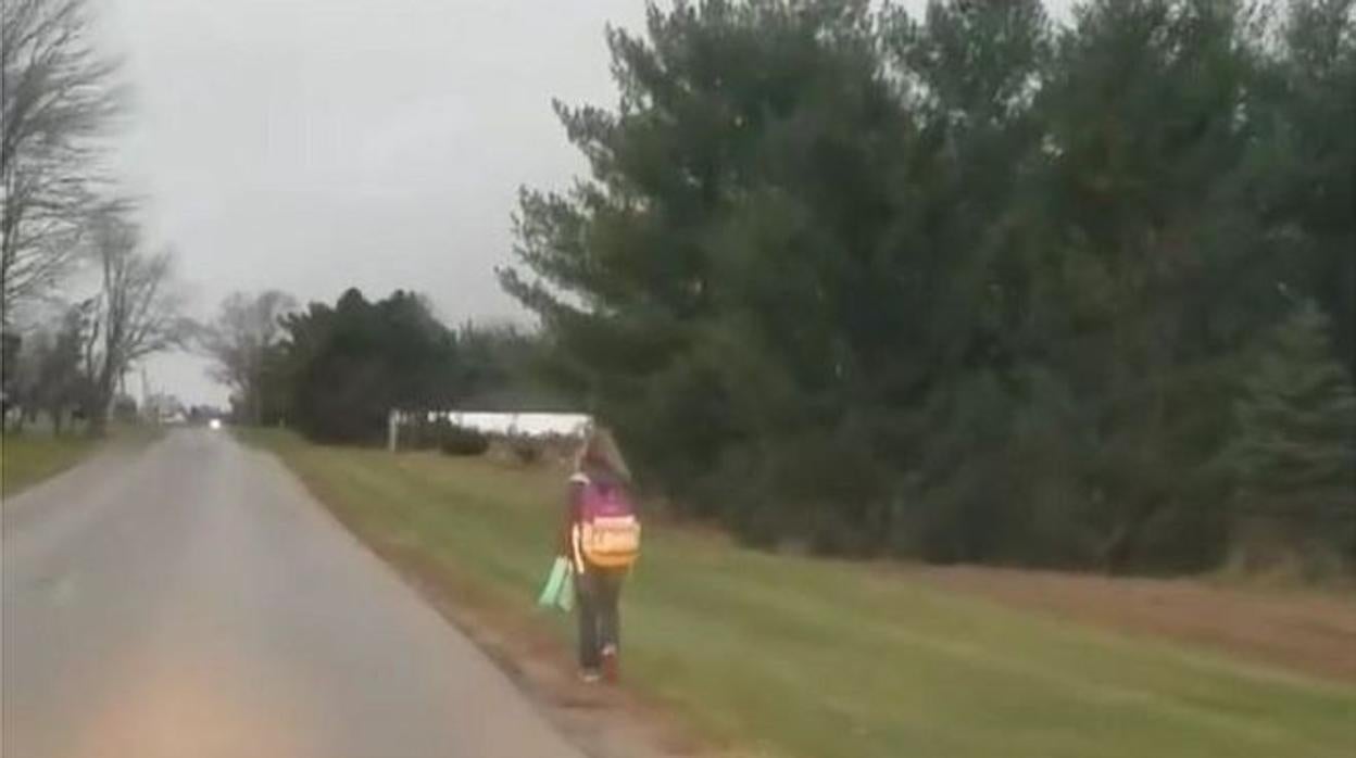 El castigo de un padre a su hija por hacer «bullying» a compañeros: andar 8 km hasta el colegio a dos grados