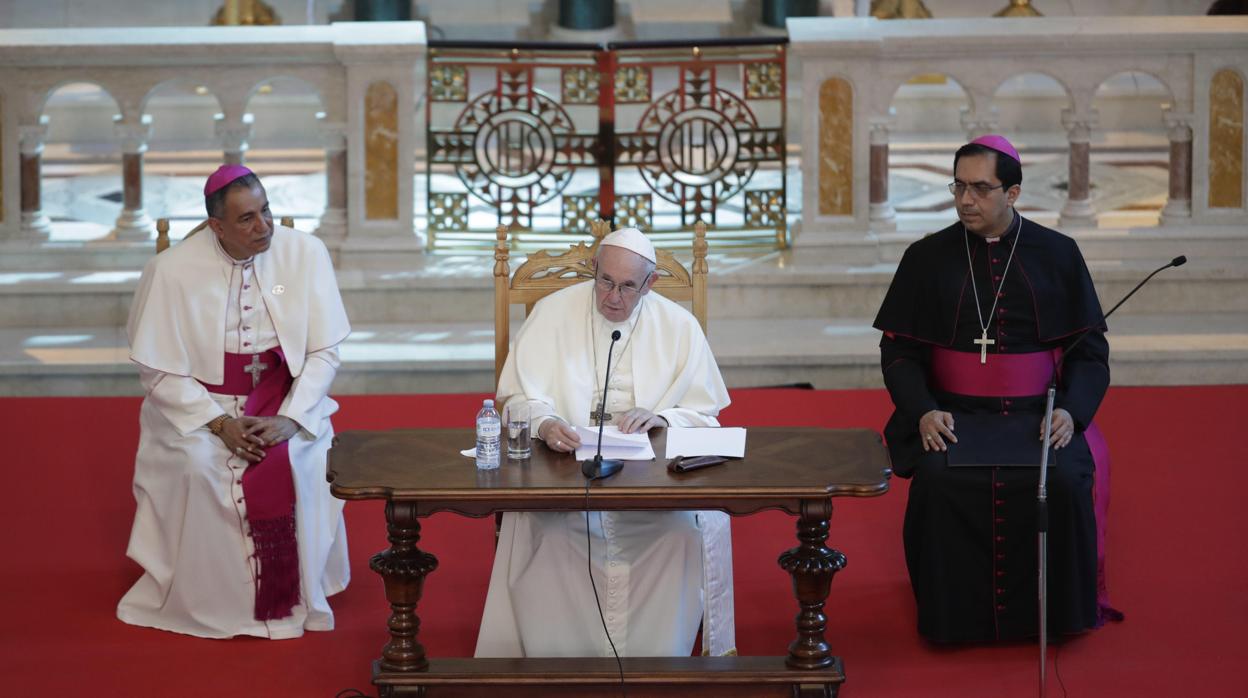 El papa Francisco habla durante un encuentro con obispos centroamericanos