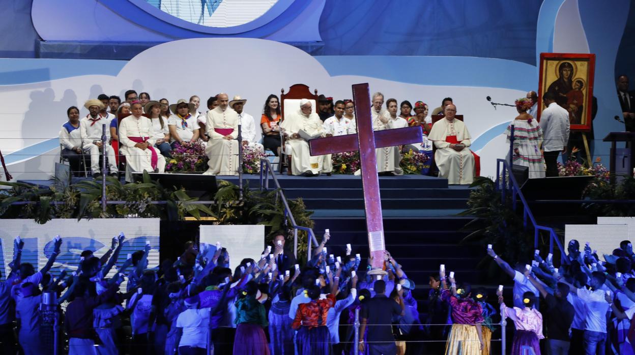 El papa Francisco preside el tradicional Vía Crucis dentro de los actos de la Jornada Mundial de la Juventud (JMJ)