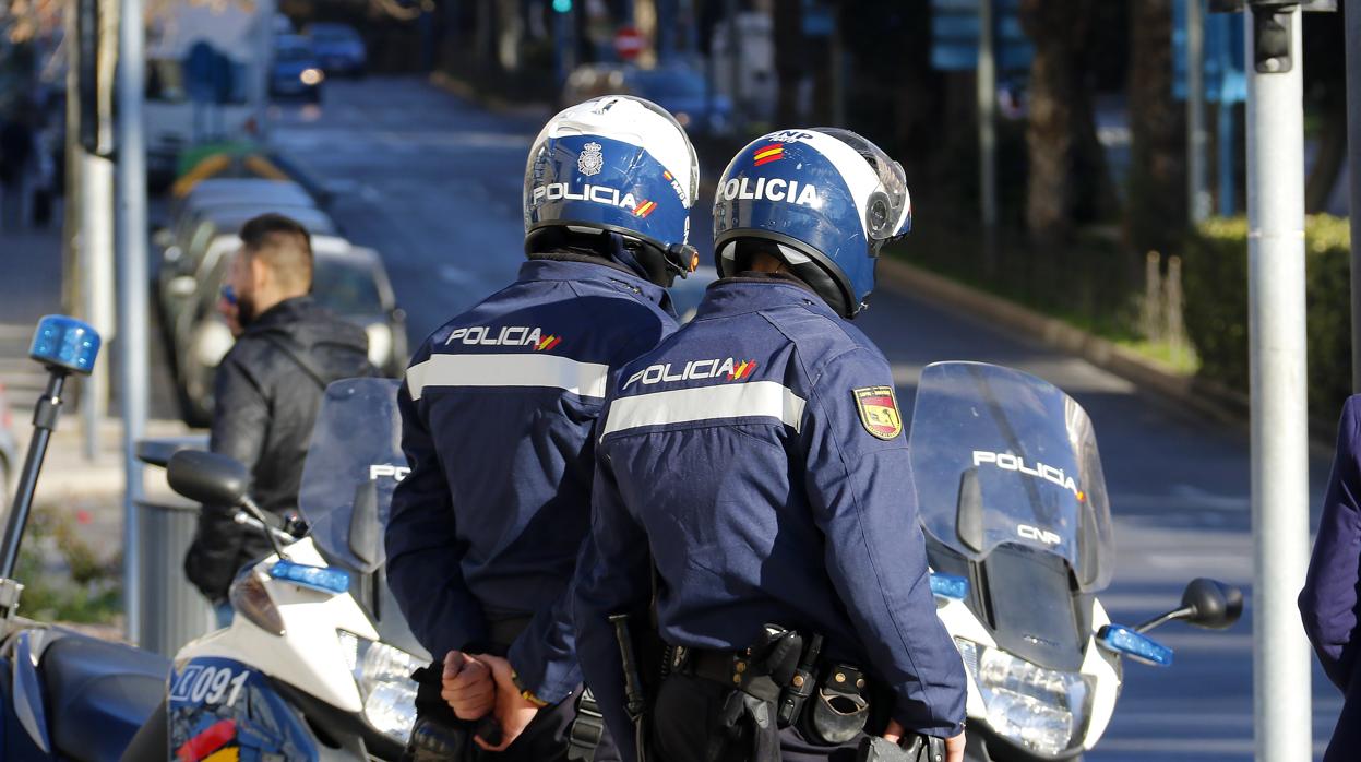 Imagen de archivo de agentes de Policía Nacional