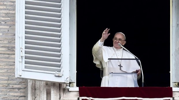 El Papa y la Curia vaticana se van seis días de ejercicios espirituales en silencio