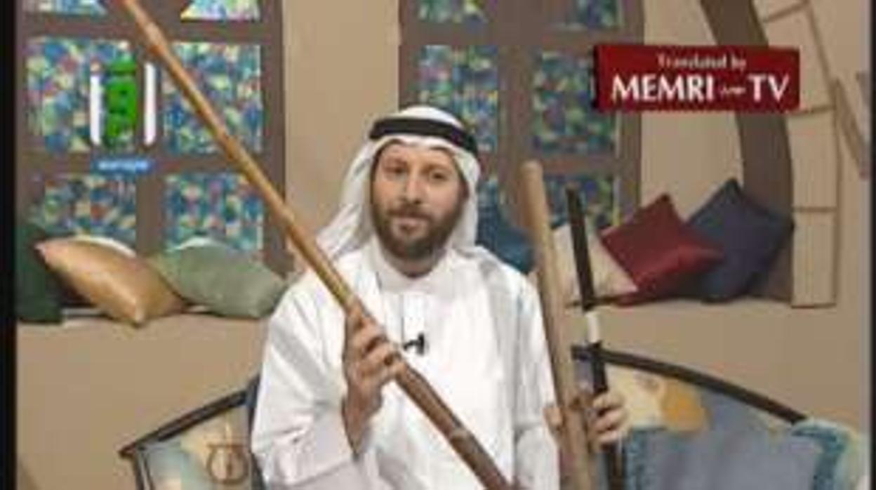El imán Jasem Al Mutawa, con el palo