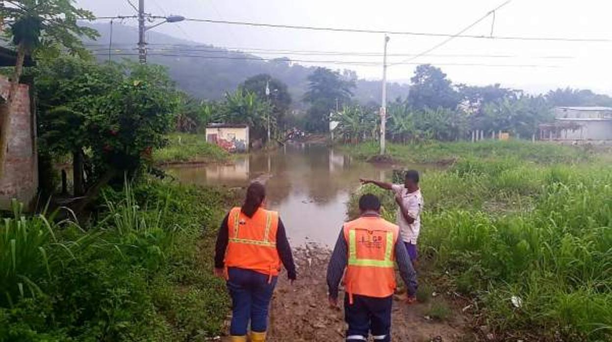 Los servicios de emergencias del país actúan ante los desastres causados por las lluvias