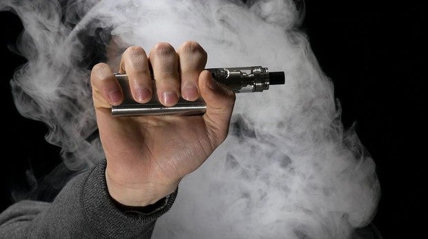 Investigan decenas de casos de convulsiones entre usuarios de cigarrillos electrónicos