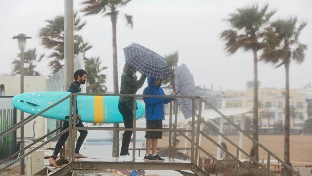 Un nuevo frente frío deja a media España en alerta por lluvias, viento y nieve