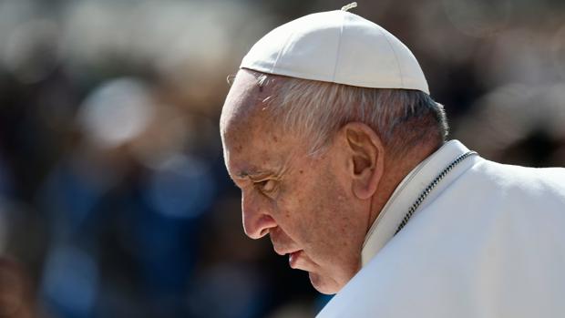 El Papa impone a sacerdotes, religiosos y religiosas la denuncia inmediata de abusos sexuales, incluso antiguos