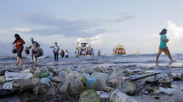 Casi todos los países acuerdan frenar el flujo de desechos plásticos hacia las naciones pobres