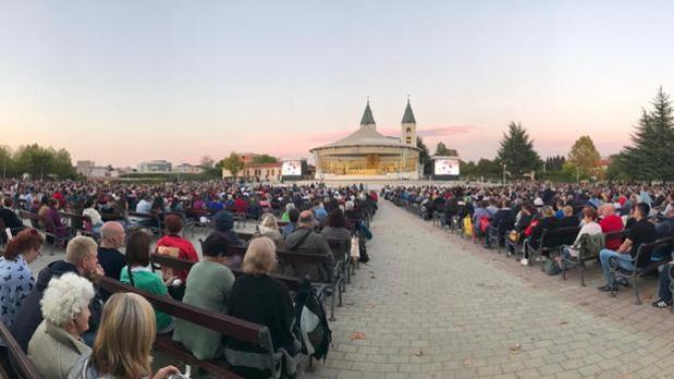 El Papa permite organizar peregrinaciones a Medjugorje mientras examina las apariciones