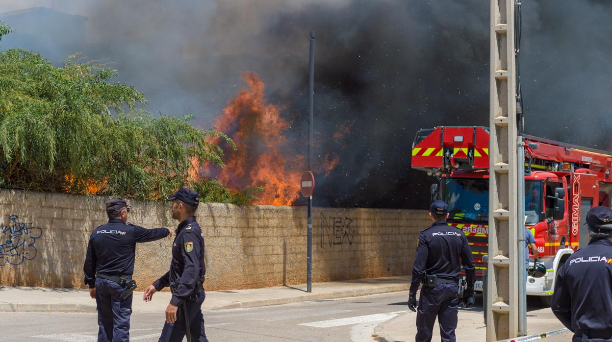 Incendio del edificio «okupado» en Ibiza