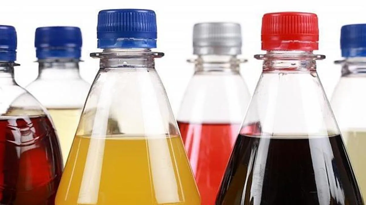 Baleares prohíbe la venta de bebidas azucaradas, bollería industrial y golosinas en todos los colegios