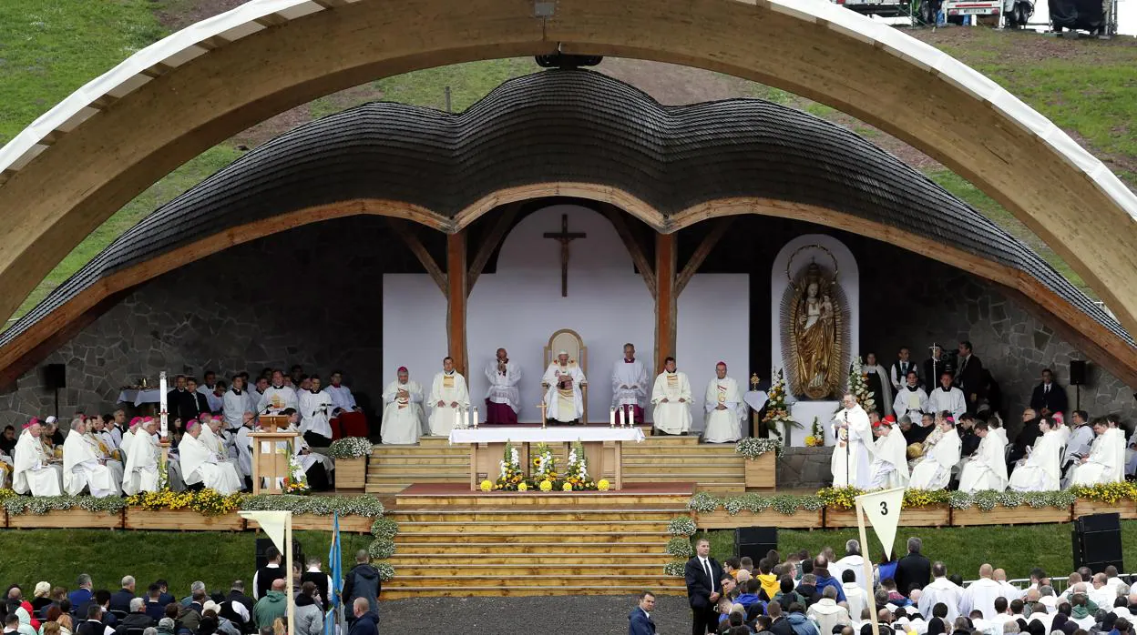 El Papa preside esta mañana la Eucaristía en el santuario de Sumuleu Ciuc