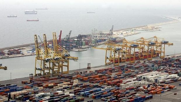 Indonesia devuelve a Estados Unidos cinco contenedores de residuos no declarados