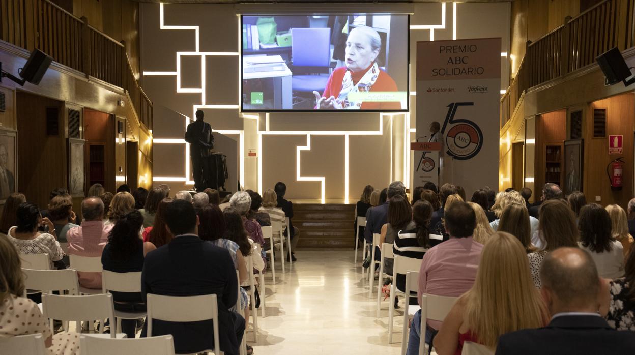 La Biblioteca de ABC durante la proyección de un vídeo de Adela