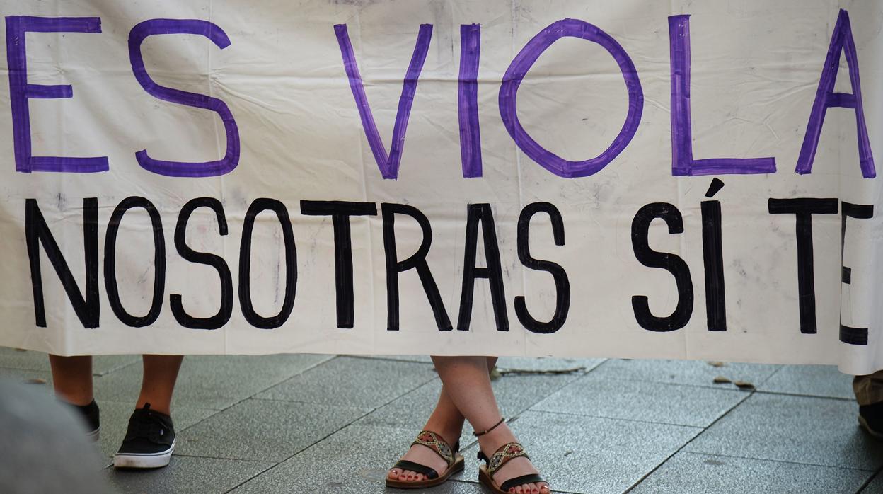 El pasado 21 de junio, grupos feministas se concentraron frente al TS