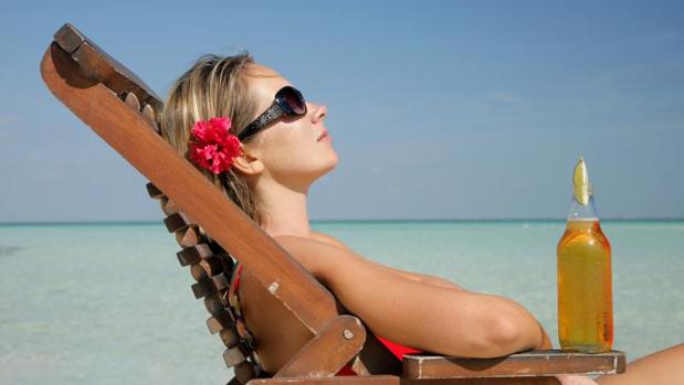 Sanidad avala la correcta protección de cremas solares denunciados por la OCU