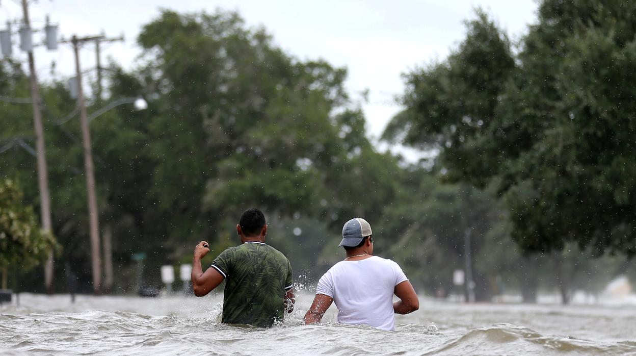 Barry provoca las primeras grandes inundaciones en Luisiana