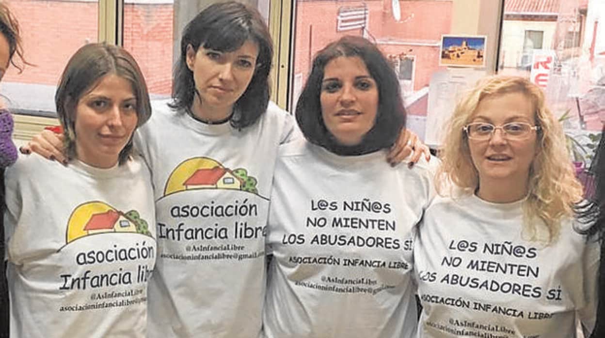 Tres detenidas son Ana María Bayo, Patricia González y María Sevilla