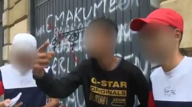 La indignante celebración de la Manada de Bilbao tras quedar cuatro de ellos en libertad: «Buena fiesta»