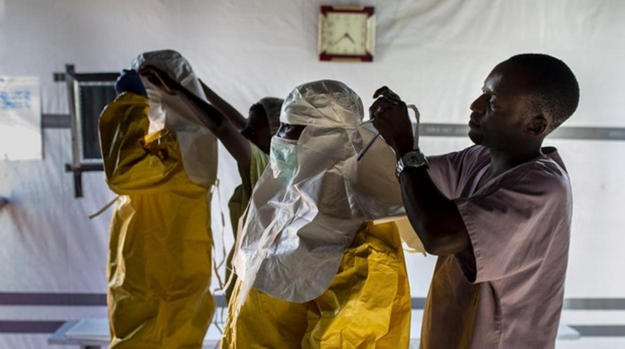 Estados Unidos anuncia dos nuevos fármacos que podrían frenar el ébola