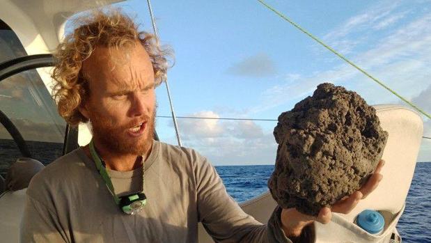Una capa de piedra pómez que flota en el Pacífico podría ayudar a sanar la Gran Barrera de Coral de Australia