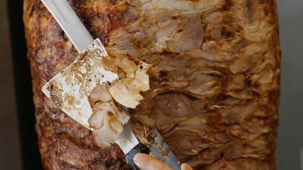 Intervienen 22,5 toneladas de alimentos de una nave sin registro que abastecía a restaurantes de kebab