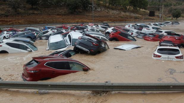 Inundaciones de la gota fría en directo: Muere un hombre en Almería atrapado en su vehículo en un túnel