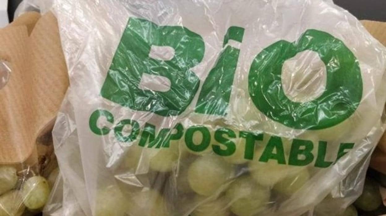 Una bolsa de plástico supuestamente biodegradable, según Greenpeace