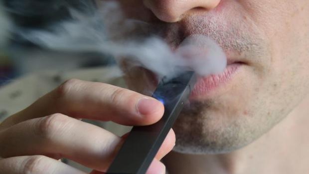 Apple prohíbe las «apps» vinculadas con el vapeo